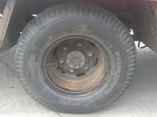 รถบรรทุก 6 ล้อ ตู้แห้ง ยี่ห้อ ISUZU  NPR 120 แรงม้า