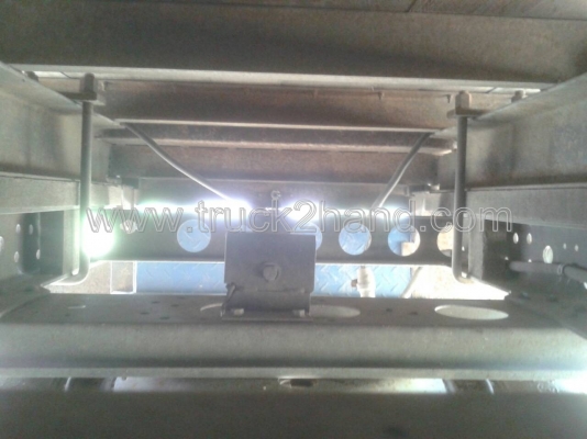 รถบรรทุก 6 ล้อ ตู้แห้ง ยี่ห้อ ISUZU  NPR 120 แรงม้า