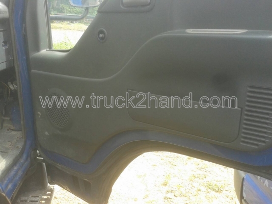 รถบรรทุก 6 ล้อ ตู้แห้ง ยี่ห้อ ISUZU  NPR 120 แรงม้า