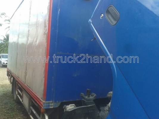 รถบรรทุก 6 ล้อ ตู้แห้ง ยี่ห้อ ISUZU  NPR 120 แรงม้า