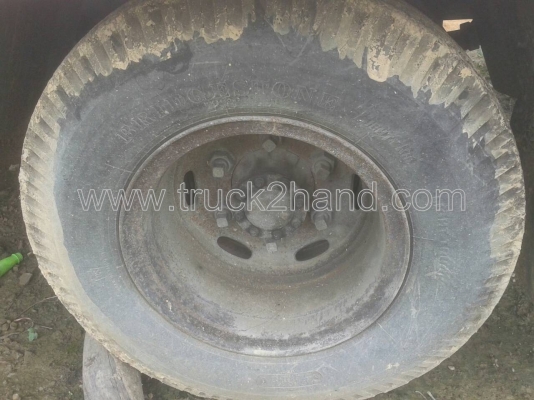 รถบรรทุก 6 ล้อ ตู้แห้ง ยี่ห้อ ISUZU  NPR 120 แรงม้า