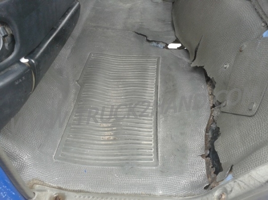 รถบรรทุก 6 ล้อ ตู้แห้ง ยี่ห้อ ISUZU  NPR 120 แรงม้า