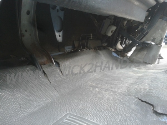 รถบรรทุก 6 ล้อ ตู้แห้ง ยี่ห้อ ISUZU  NPR 120 แรงม้า