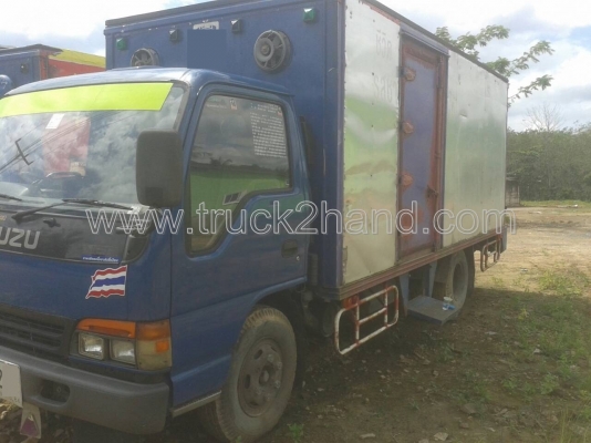 รถบรรทุก 6 ล้อ ตู้แห้ง ยี่ห้อ ISUZU  NPR 120 แรงม้า