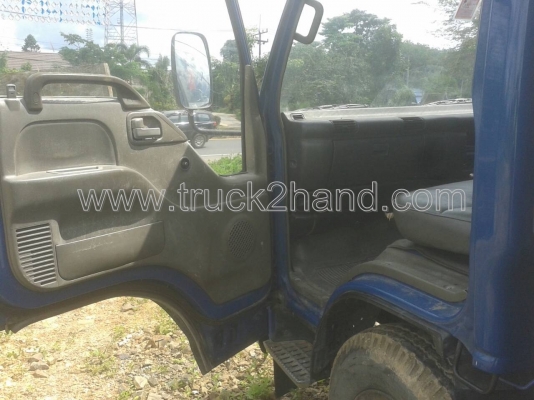รถบรรทุก 6 ล้อ ตู้แห้ง ยี่ห้อ ISUZU  NPR 120 แรงม้า
