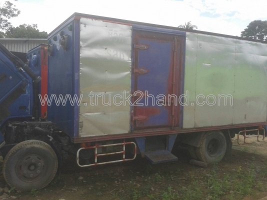 รถบรรทุก 6 ล้อ ตู้แห้ง ยี่ห้อ ISUZU  NPR 120 แรงม้า