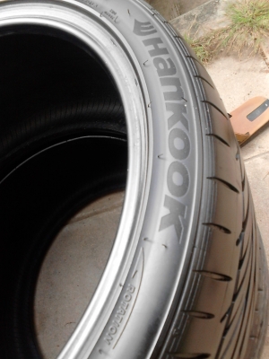 255/35R18 HANKOOK VENTUS V12 EVO ปี2012 ( ไม่มีปะ ) มี 2 เส้น TEL.081-427-3941 255/35R18 HANKOOK VENTUS V12 EVO ปี2012 ( ไม่มีปะ ) มี 2 เส้น TEL.081-427-3941