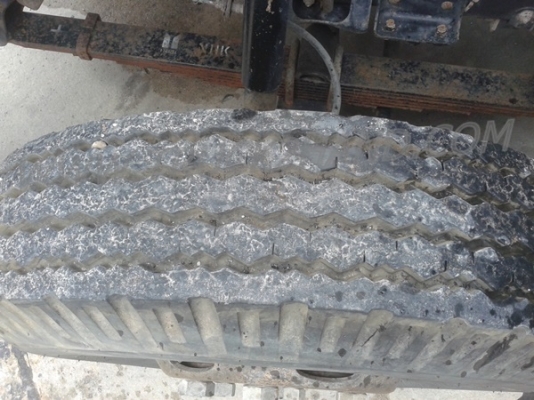 รถบรรทุก 6 ล้อ ตู้แห้ง ยี่ห้อ ISUZU  NPR 120 แรงม้า