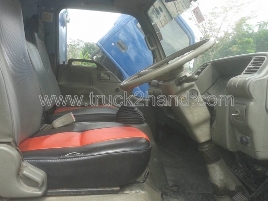 รถบรรทุก 6 ล้อ ตู้แห้ง ยี่ห้อ ISUZU  NPR 120 แรงม้า