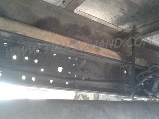 รถบรรทุก 6 ล้อ ตู้แห้ง ยี่ห้อ ISUZU  NPR 120 แรงม้า