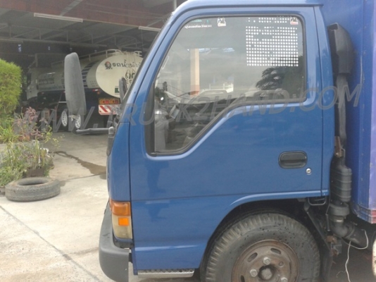 รถบรรทุก 6 ล้อ ตู้แห้ง ยี่ห้อ ISUZU  NPR 120 แรงม้า
