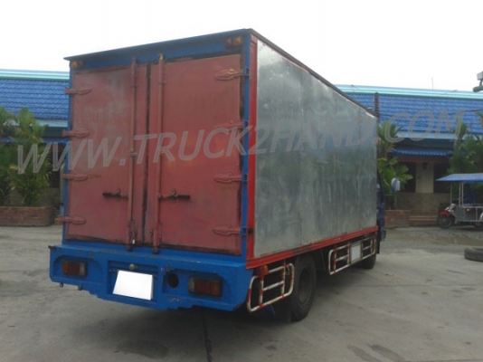 รถบรรทุก 6 ล้อ ตู้แห้ง ยี่ห้อ ISUZU  NPR 120 แรงม้า