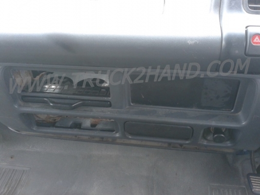 รถบรรทุก 6 ล้อ ตู้แห้ง ยี่ห้อ ISUZU  NPR 120 แรงม้า