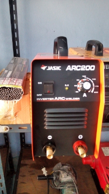 ขายตุ้เชื่อม jasic arc200 สภาพดีมือสองครับ ขายตุ้เชื่อม jasic arc200 สภาพดีมือสองครับ