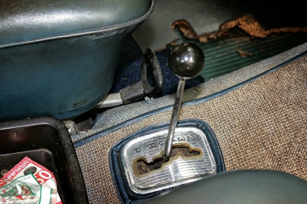 ขายbenz-W110/230 benzine  2300 6สูบ spec american แท้ครับเดิมหมด