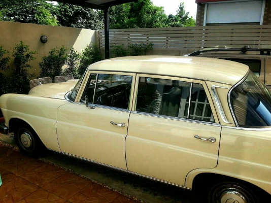 ขายbenz-W110/230 benzine  2300 6สูบ spec american แท้ครับเดิมหมด
