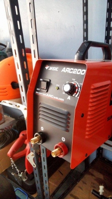ขาย ตู้เชื่อม JASIC ARC200 สภาพ 90\% มือสองครับ