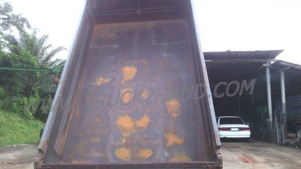 รถบรรทุก 6 ล้อดัมพ์ ISUZU NQR ปีจดทะเบียน 2548 รถบรรทุก 6 ล้อดัมพ์ ISUZU NQR ปีจดทะเบียน 2548