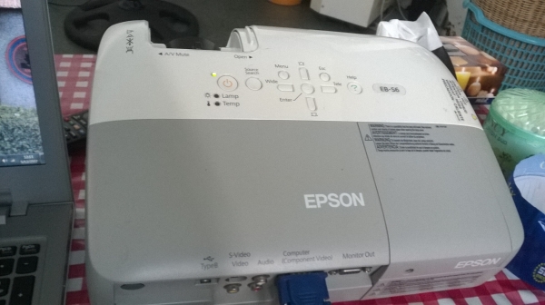 ขายโปรเจ็คเตอร์ EPson EB-S6 4900 บาท 0871691151