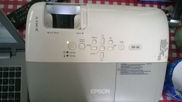 ขายโปรเจ็คเตอร์ EPson EB-S6 4900 บาท 0871691151