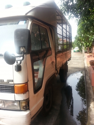 รถ 4 ล้อประกอบป้ายเล็ก