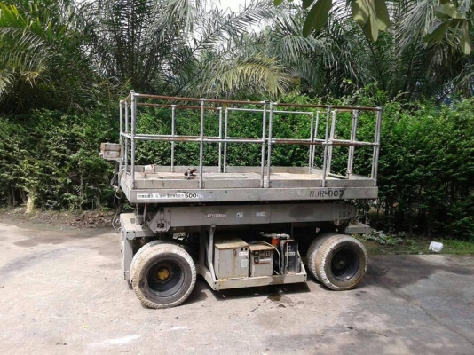 ยกสูงได้ 6.50เมตรรับน้ำหนักได้500กก.ใช้แบตเตอรี่ นำเข้าจากนอก