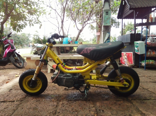 ขายชิปปี้ เครื่องRc100 เครื่องฟิตใหม่ สีทำใหม่ คาบูใหม่ (ไม่มี ท.บ.เเต่ออกใบซื้อขายให้ครับ) เอาไว้ขี่เล่นในหมู่บ้านหรือจ่ายตลาด ค่าตัว 7500 บาทไทย ขายชิปปี้ เครื่องRc100 เครื่องฟิตใหม่ สีทำใหม่ คาบูใหม่ (ไม่มี ท.บ.เเต่ออกใบซื้อขายให้ครับ) เอาไว้ขี่เล่นในหมู่บ้านหรือจ่ายตลาด ค่าตัว 7500 บาทไทย