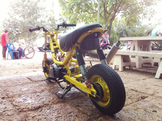 ขายชิปปี้ เครื่องRc100 เครื่องฟิตใหม่ สีทำใหม่ คาบูใหม่ (ไม่มี ท.บ.เเต่ออกใบซื้อขายให้ครับ) เอาไว้ขี่เล่นในหมู่บ้านหรือจ่ายตลาด ค่าตัว 7500 บาทไทย ขายชิปปี้ เครื่องRc100 เครื่องฟิตใหม่ สีทำใหม่ คาบูใหม่ (ไม่มี ท.บ.เเต่ออกใบซื้อขายให้ครับ) เอาไว้ขี่เล่นในหมู่บ้านหรือจ่ายตลาด ค่าตัว 7500 บาทไทย