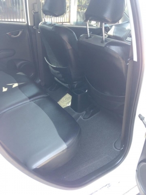 ขาย HONDA JAZZ สีขาว