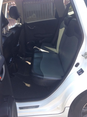 ขาย HONDA JAZZ สีขาว