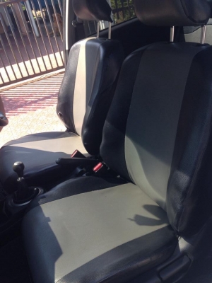 ขาย HONDA JAZZ สีขาว