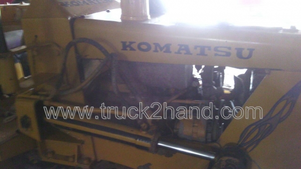 รถแทรคเตอร์ ตีนตะขาบ ยี่ห้อ KOMATSU D2 รุ่น 5 มี2คัน รถแทรคเตอร์ ตีนตะขาบ ยี่ห้อ KOMATSU D2 รุ่น 5 มี2คัน