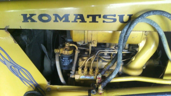 รถแทรคเตอร์ ตีนตะขาบ ยี่ห้อ KOMATSU D2 รุ่น 5 มี2คัน รถแทรคเตอร์ ตีนตะขาบ ยี่ห้อ KOMATSU D2 รุ่น 5 มี2คัน