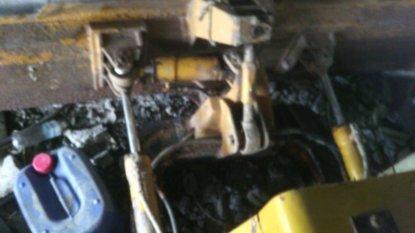 รถแทรคเตอร์ ตีนตะขาบ ยี่ห้อ KOMATSU D2 รุ่น 5 มี2คัน รถแทรคเตอร์ ตีนตะขาบ ยี่ห้อ KOMATSU D2 รุ่น 5 มี2คัน