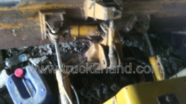 รถแทรคเตอร์ ตีนตะขาบ ยี่ห้อ KOMATSU D2 รุ่น 5 มี2คัน รถแทรคเตอร์ ตีนตะขาบ ยี่ห้อ KOMATSU D2 รุ่น 5 มี2คัน