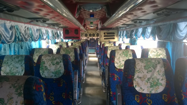 รถบัส2 ชั้น ดาวน์ 400,000 ผ่อนเดือนละ 25,000