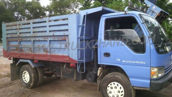 รถบรรทุก 6 ล้อดัมพ์ ISUZU NQR ปีจดทะเบียน 2548 รถบรรทุก 6 ล้อดัมพ์ ISUZU NQR ปีจดทะเบียน 2548