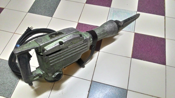 ขายเครื่องงสกัดคอนกรีตแย็กตัวใหญ่ยี่ห้อ HITACHI รุ่นPH65Aของแท้ๆสภาพพร้อมใช้งานเลยครับ ขายเครื่องงสกัดคอนกรีตแย็กตัวใหญ่ยี่ห้อ HITACHI รุ่นPH65Aของแท้ๆสภาพพร้อมใช้งานเลยครับ