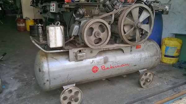 ขายปั้มลมญี่ปุ่นสวยๆ 5 แรง ขายปั้มลมญี่ปุ่นสวยๆ 5 แรง