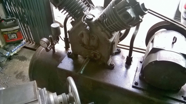 ขายปั้มลมญี่ปุ่นสวยๆ 5 แรง ขายปั้มลมญี่ปุ่นสวยๆ 5 แรง