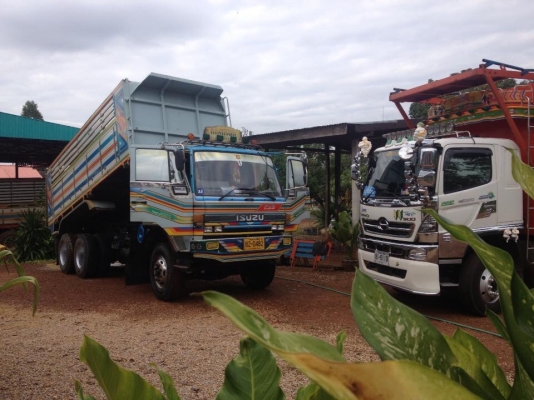 อีซุซุ ร๊อก240