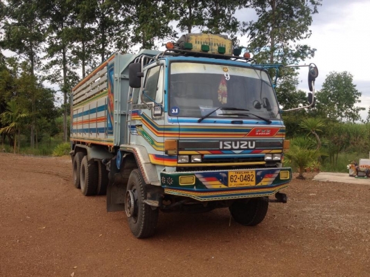 อีซุซุ ร๊อก240