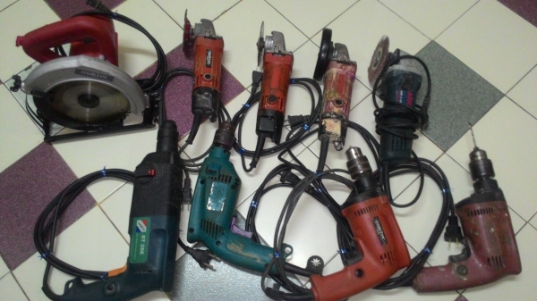 ขายเหมาเครื่องมือช่างชุดใหญ่มีหลายอย่างครับสภาพดีใช้งานได้ดีทุกตัว ขายเหมาเครื่องมือช่างชุดใหญ่มีหลายอย่างครับสภาพดีใช้งานได้ดีทุกตัว