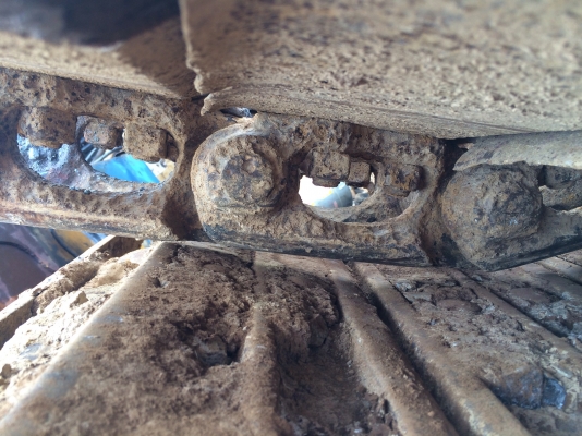 ขายด่วนโซ่แผ่น 80 ถอดลงมาจาก komatsu pc 200-5