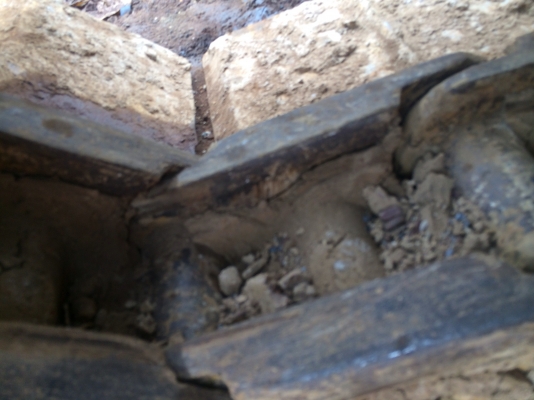 ขายด่วนโซ่แผ่น 80 ถอดลงมาจาก komatsu pc 200-5