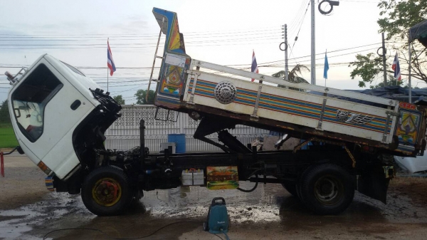 ISUZU-NKR.6ล้อ.ดั้ม.เครื่อง120ฝาขาวสภาพสวยมากพร้อมใช้..