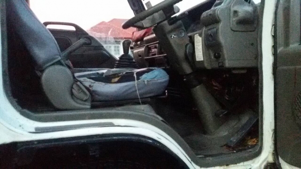 ISUZU-NKR.6ล้อ.ดั้ม.เครื่อง120ฝาขาวสภาพสวยมากพร้อมใช้..