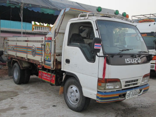 ISUZU-NKR.6ล้อ.ดั้ม.เครื่อง120ฝาขาวสภาพสวยมากพร้อมใช้..