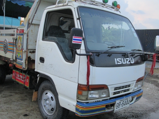 ISUZU-NKR.6ล้อ.ดั้ม.เครื่อง120ฝาขาวสภาพสวยมากพร้อมใช้..
