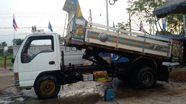 ISUZU-NKR.6ล้อ.ดั้ม.เครื่อง120ฝาขาวสภาพสวยมากพร้อมใช้..